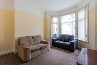4 bed house, Mackintosh Place, Cathays, Cardiff, CF244RN - Image 2